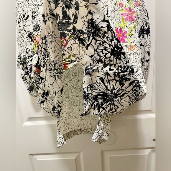 Tru Luxe Womens Embroidered Blouse Top Size M Floral Tie Sleeve Boxy White NWT - Picture 16 of 16